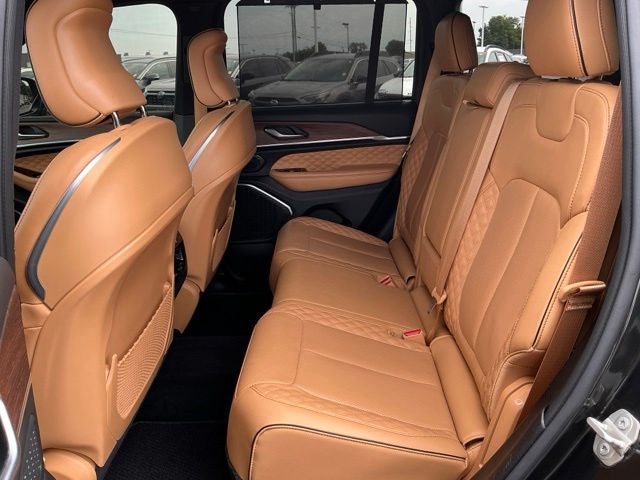 2023 Jeep Grand Cherokee Summit