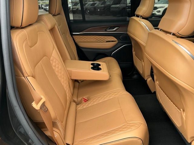 2023 Jeep Grand Cherokee Summit
