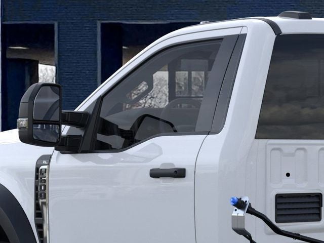 2025 Ford F-600SD XL