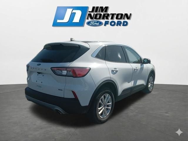 2022 Ford Escape Hybrid SE