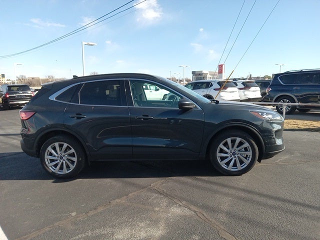 2022 Ford Escape Hybrid Titanium