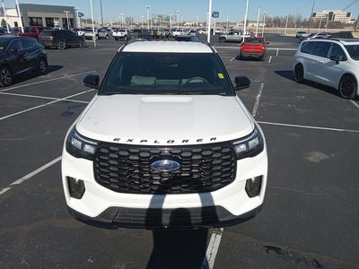 2025 Ford Explorer ST-Line