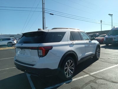 2025 Ford Explorer ST-Line