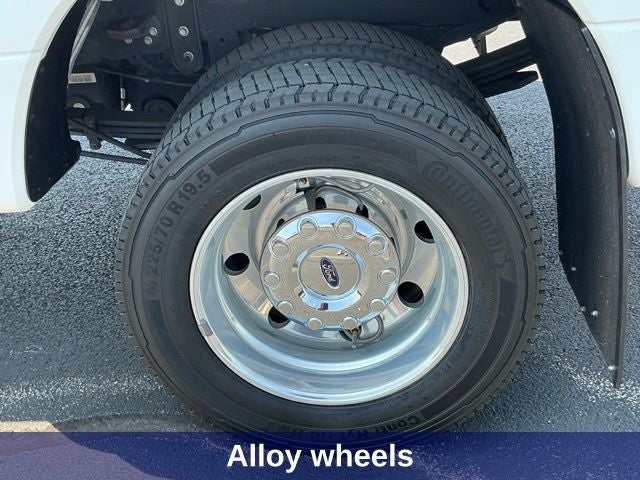 2022 Ford F-450SD Platinum