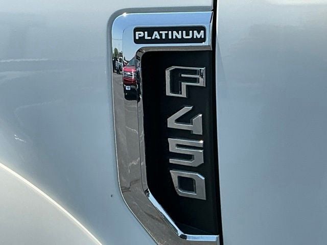 2022 Ford F-450SD Platinum