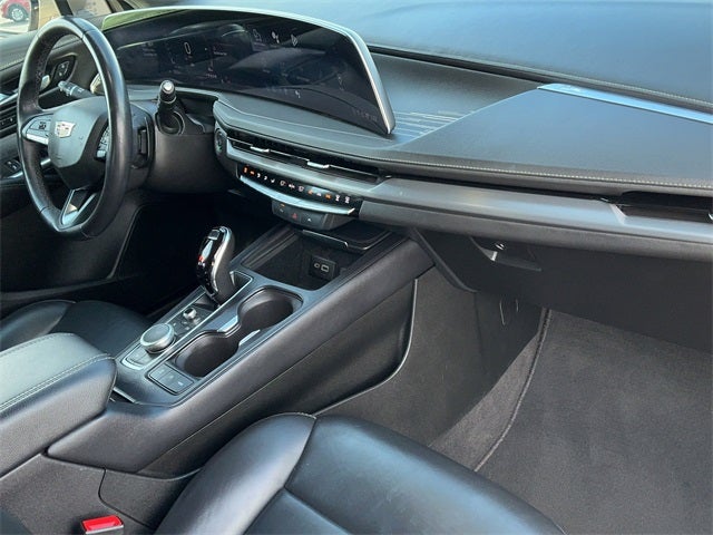 2024 Cadillac XT4 Premium Luxury