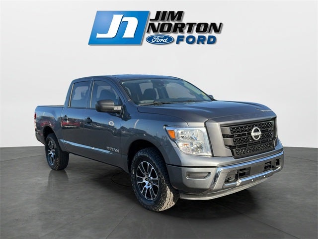 2023 Nissan Titan SV