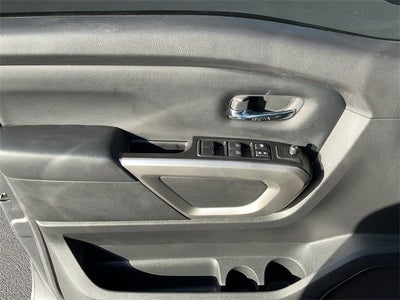 2023 Nissan Titan SV