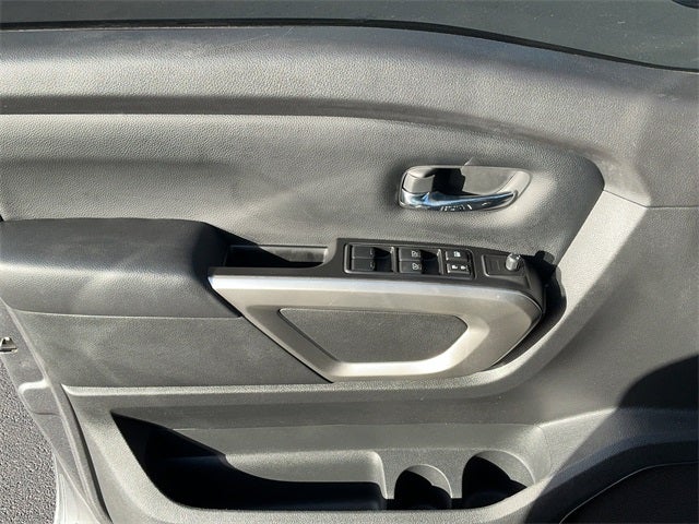 2023 Nissan Titan SV