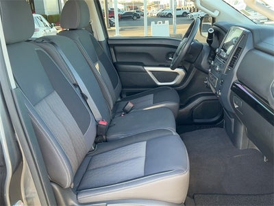 2023 Nissan Titan SV