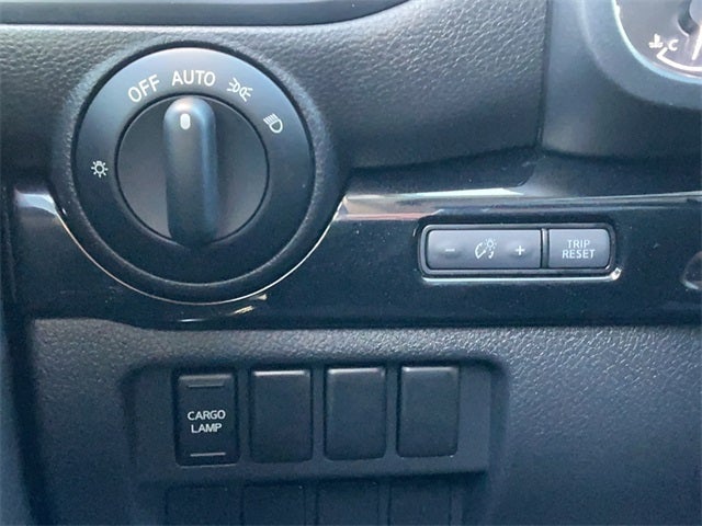 2023 Nissan Titan SV