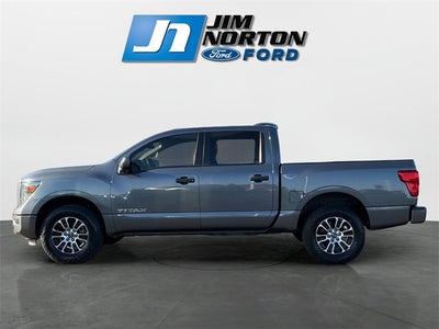 2023 Nissan Titan SV