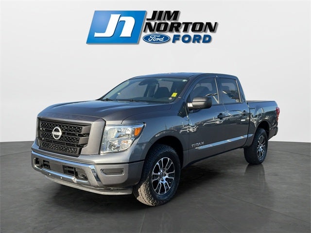 2023 Nissan Titan SV