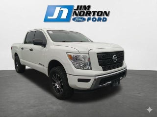 2022 Nissan Titan SV