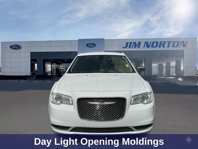 2018 Chrysler 300 Touring