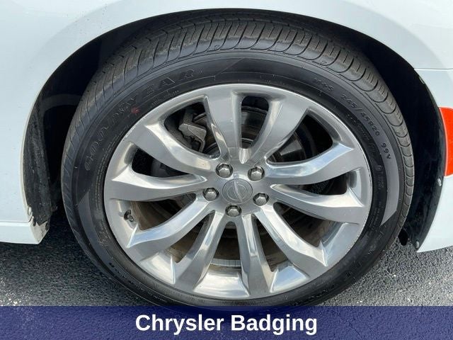 2018 Chrysler 300 Touring