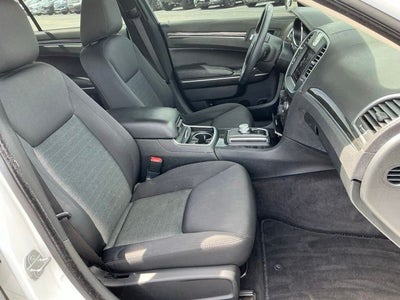 2018 Chrysler 300 Touring