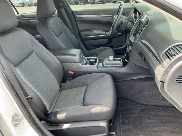 2018 Chrysler 300 Touring