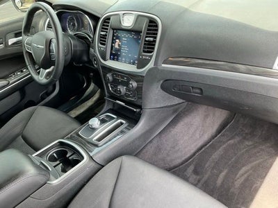 2018 Chrysler 300 Touring