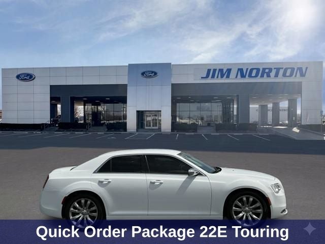 2018 Chrysler 300 Touring
