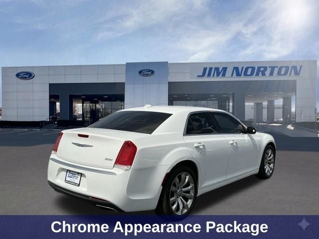 2018 Chrysler 300 Touring