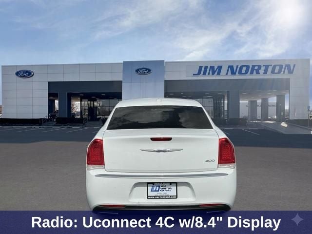 2018 Chrysler 300 Touring
