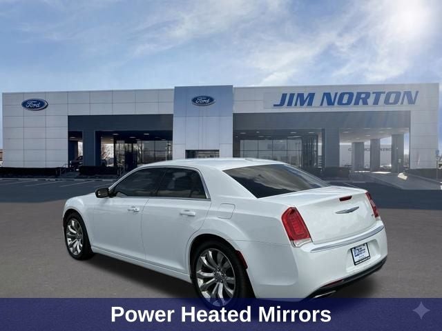 2018 Chrysler 300 Touring