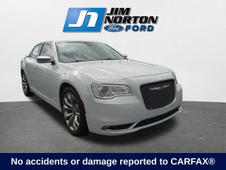 2018 Chrysler 300 Touring