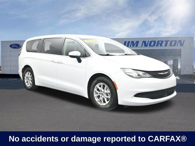 2022 Chrysler Voyager LX