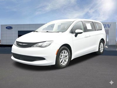 2022 Chrysler Voyager LX