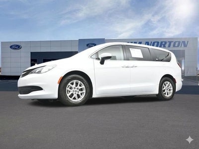 2022 Chrysler Voyager LX