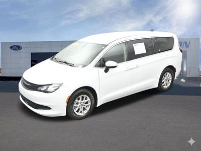 2022 Chrysler Voyager LX