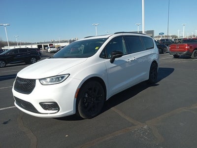 2025 Chrysler Pacifica Limited