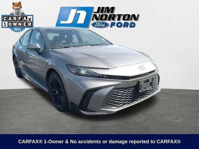 2025 Toyota Camry SE Hybrid