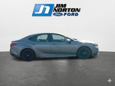 2025 Toyota Camry SE Hybrid