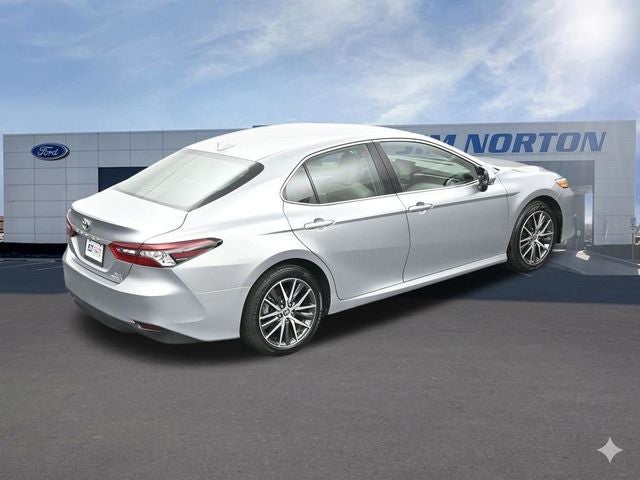2024 Toyota Camry Hybrid XLE