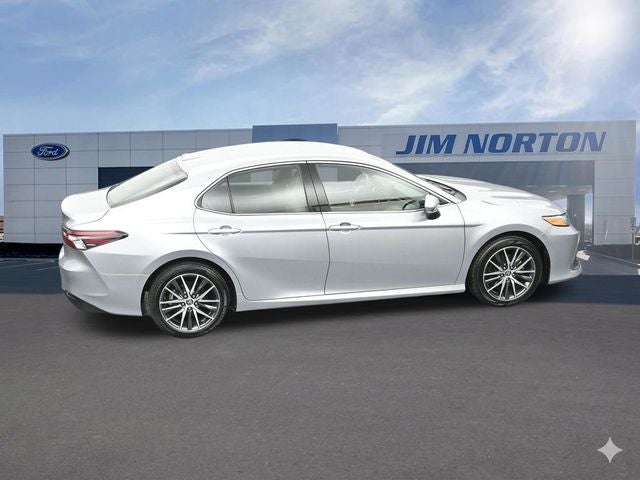 2024 Toyota Camry Hybrid XLE