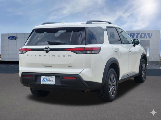 2025 Nissan Pathfinder SV