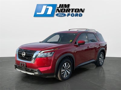 2024 Nissan Pathfinder SL