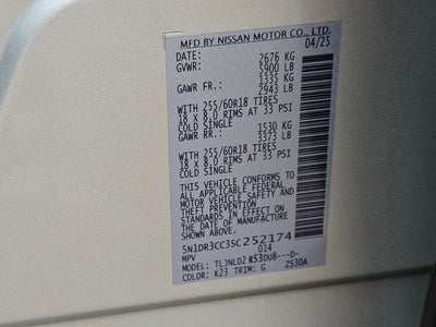 2025 Nissan Pathfinder SL