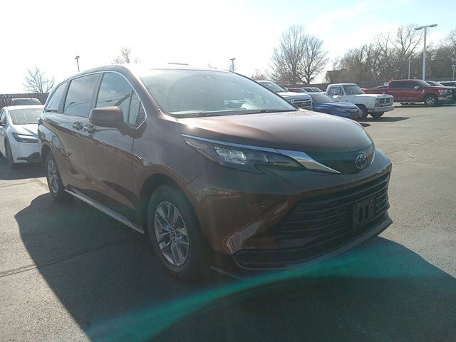 2024 Toyota Sienna LE 8 Passenger