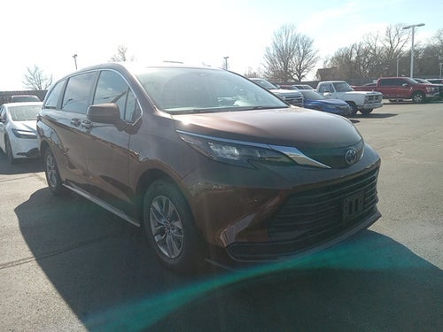 2024 Toyota Sienna LE 8 Passenger