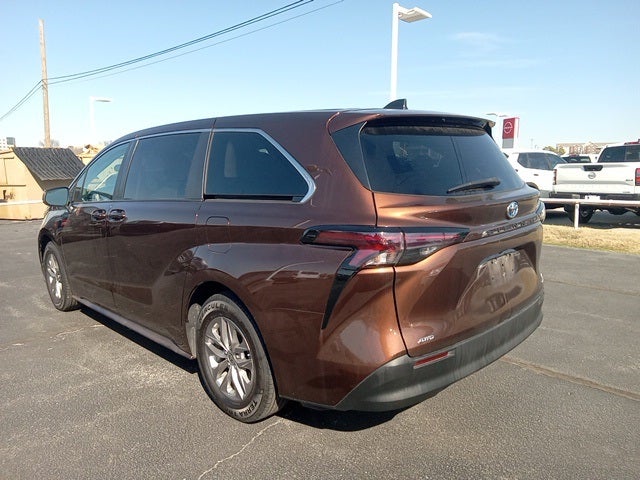 2024 Toyota Sienna LE 8 Passenger