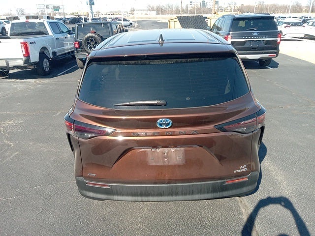 2024 Toyota Sienna LE 8 Passenger