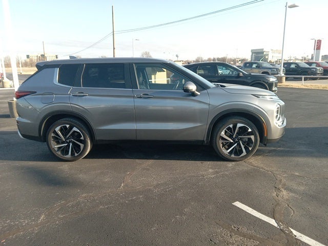 2024 Mitsubishi Outlander SE