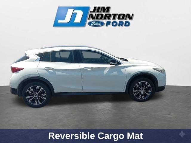 2018 INFINITI QX30 Premium
