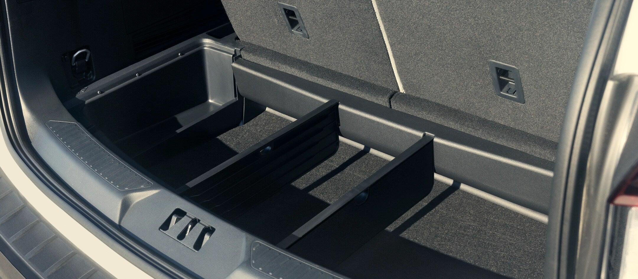 2025 Ford Explorer interior rear trunk cargo dividers